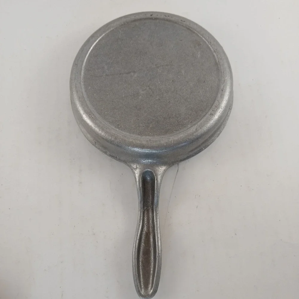 Vintage Heavy Cast ALUMINUM Skillet, 5
